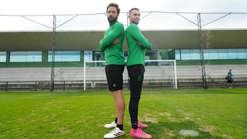 Germán Sánchez y Manu Hernando, del Racing, posan para AS en la previa de la visita del Tenerife.