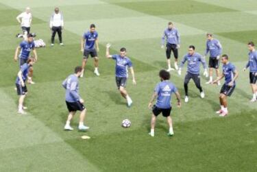 El Real Madrid entrena antes de viajar a Vigo