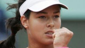 <B>SIN PIEDAD</B>. La serbia Ana Ivanovic arrolló a la rusa Maria Sharapova de principio a fin.