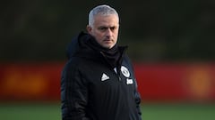 Mourinho avoids UEFA ban after water bottle antics