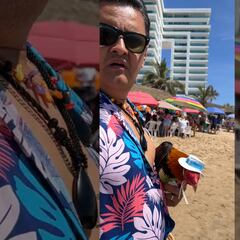 Tiktoker se vuelve viral al llevarse a su gallo a la playa