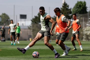 Kylian Mbappé durante el entrenamiento de esta mañana. 