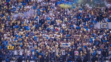 Aficionados de Pumas ingresaron cohetones al Estadio Azteca