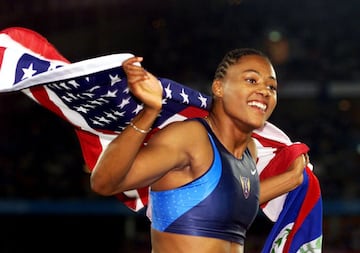 Marion Jones pasó de ser la reina del atletismo a una de las tramposas icónicas en la historia del deporte, pues después de ganar cinco medallas en los Juegos Olímpicos de Sídney 2000 (tres oros y dos bronces), la atleta reconoció utilizar la sustancia ‘THG’ en 2008. Ese mismo año también fue sentenciada seis meses a prisión por mentir a los agentes sobre su dopaje.

