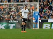 La rodilla de Tárrega mete prisa al fichaje del central