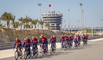 El Bahrain-Merida se entrenó en el circuito de Shakir.