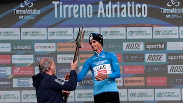 Isaac del Toro recibiendo el tridente.