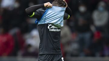 Chivas sufre en los últimos minutos