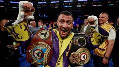 Vasyl Lomachenko festeja su victoria ante Crolla.