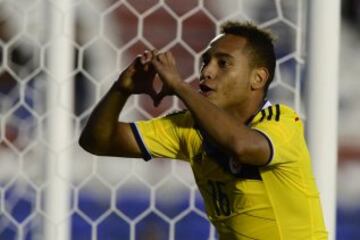 Jarlan Barrera celebra el gol ante  Argentina.