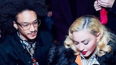 Madonna causa polémica en Instagram con una foto en tanga y enseñando un pezón