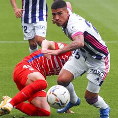 El club ha rechazado varias ofertas de cesión para Olaza