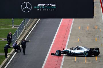 Valtteri Bottas probando el nuevo Mercedes W09