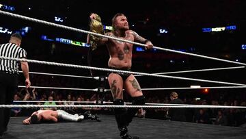 El holandés se convirtió en nuevo campeón tras vencer con un 'Black Mass' al mexicano Cien Almas y su apoderada Zelina Vega en NXT Takeover New Orleans.