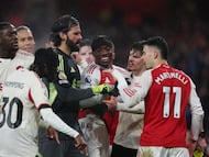 Conor Bradley was stretchered off after suffering a freak knee injury in a tense draw between Arsenal and Liverpool.