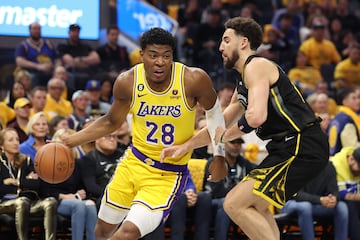 Rui Hachimura y Klay Thompson.