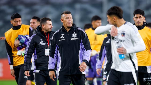 Nunca unas preguntas incomodaron tanto a Almirón: tensión en Colo Colo