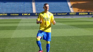 25/01/23 CADIZ CF PRESENTACION DE GONZALO ESCALANTE CON EL CADIZ