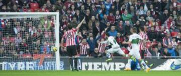 Víctor Rodríguez marca el 0-1.