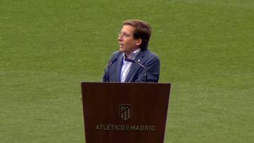 Almeida pide perdón en su discurso a un jugador del Atleti por pitarle cuando era socio