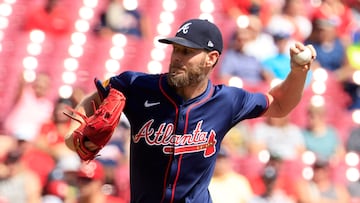 CINCINNATI, OHIO - SEPTEMBER 19: Chris Sale #51 of the Atlanta Braves throws a pitch during the first inning against the Cincinnati Reds at Great American Ball Park on September 19, 2024 in Cincinnati, Ohio. Justin Casterline/Getty Images/AFP (Photo by Justin Casterline / GETTY IMAGES NORTH AMERICA / Getty Images via AFP)