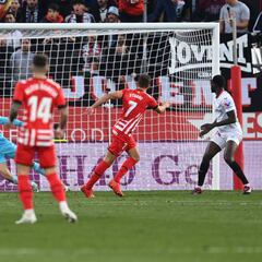 El Sevilla sigue en la UCI