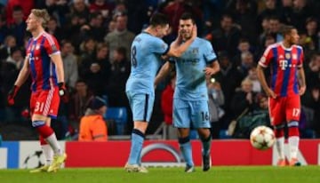 Sergio Agüero anotó los tres tantos en el triunfo de Manchester City.