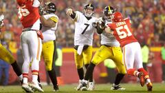 KANSAS CITY, MP - JANUARY 15: Quarterback Ben Roethlisberger #7 of the Pittsburgh Steelers throws a pass over the outstretched arm of defensive end Chris Jones #95 of the Kansas City Chiefs during the second quarter in the AFC Divisional Playoff game at Arrowhead Stadium on January 15, 2017 in Kansas City, Missouri.   Jamie Squire/Getty Images/AFP
 == FOR NEWSPAPERS, INTERNET, TELCOS &amp; TELEVISION USE ONLY ==