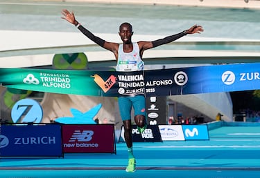 John Korir, campeón de la maratón de Valencia 2025. Con una marca de 2 horas, 2 minutos y 24 segundos.