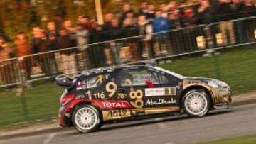 Loeb manda tras los primeros tramos en Francia.