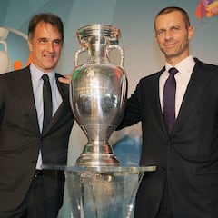 Uva, vicepresidente de la UEFA: "Pararemos el fútbol solo si la situación degenera"