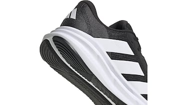Las Adidas Galaxy 7 en color negro y para hombre que son superventas en Amazon por su precio y calidad