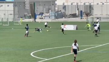 El golazo de superclase del hijo de Santi Cazorla