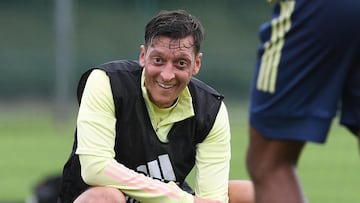 Arsenal: Özil is a Fenerbahçe fanatic, admits agent