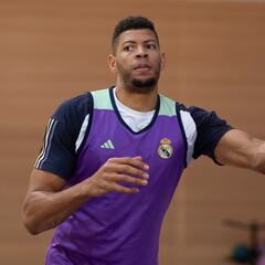 Tavares y su futuro: “Mi objetivo es quedarme, pero no se sabe”