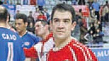 Fram Serrejón con el trofeo.