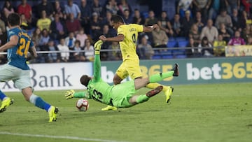 Oblak se lanza en el mano a mano con Bacca del Villarreal-Atlético.