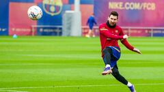 Messi prepares for Cádiz game before Barça teammates