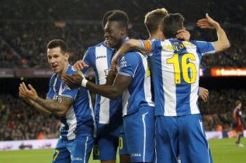 Caicedo celebra el 0-1 con sus compañeros. 