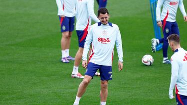 LAS ROZAS (MADRID) , 14/10/2024.- El delantero Mikel Oyarzabal durante el entrenamiento del equipo este lunes en Las Rozas (Madrid) para preparar su encuentro de mañana ante Serbia correspodiente a la cuarta jornada de la Liga de las Naciones. EFE/ Rodrigo Jiménez