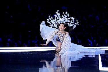 Ming Xi, en su caída en el Victoria's Secret Fashion Show 2017