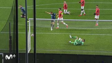 ¡Tierra trágame! La cantada de De Gea fue de las que duele ver