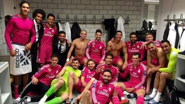 El vestuario del Madrid celebra el triunfo ante el Schalke