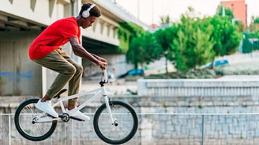 Los auriculares Bluetooth JBL con 40 horas de batería y 30.000 opiniones