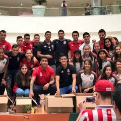 Chivas y Atlas olvidaron la rivalidad para ayudar