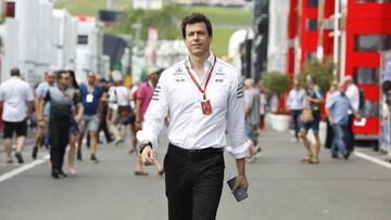 Mercedes Racing director Toto Wolff arrives at the paddock prior to the Formula One Austria Grand Prix at the Red Bull Ring in Spielberg, on July 9, 2017. / AFP PHOTO / APA / ERWIN SCHERIAU / Austria OUT