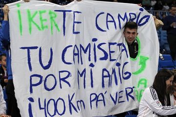 Para algunos la camiseta de su ¨ªdolo no tiene precio.