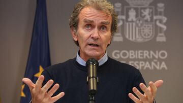 El director del Centro de Coordinación de Alertas y Emergencias Sanitarias (CCAES), Fernando Simón, ofrece una rueda de prensa para informar sobre la evolución de la pandemia de coronavirus, en el Ministerio de Sanidad, Madrid (España), a 3 de diciembre de 2020.
03 DICIEMBRE 2020
EUROPA PRESS/M.FERNÁNDEZ. POOL
03/12/2020