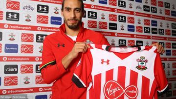 Martín Caceres, al Southampton