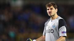 Iker Casillas celebra un gol con el Oporto.